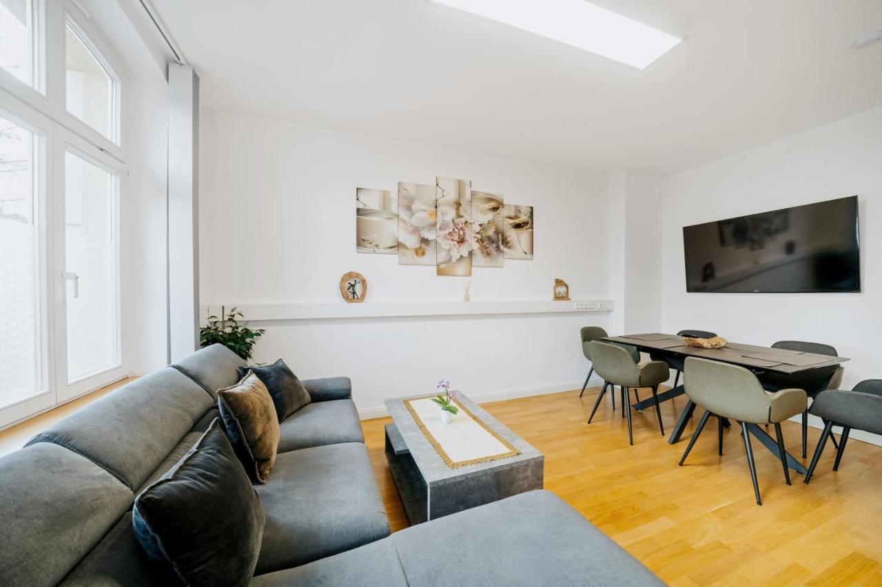 Blissplace 3 Zi Premium Apartment Nahe Getec Arena Mit Kingsize Betten Und Balkon Magdeburg Exteriör bild